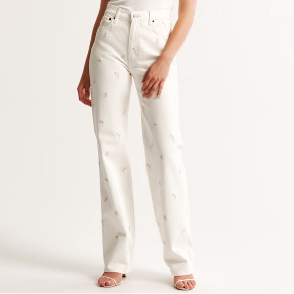 NWT A&F 90s Relaxed High Rise Jean in Cream with Embroidery - Picture 2 of 5